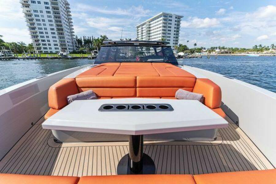 Bow sun pads and lounge